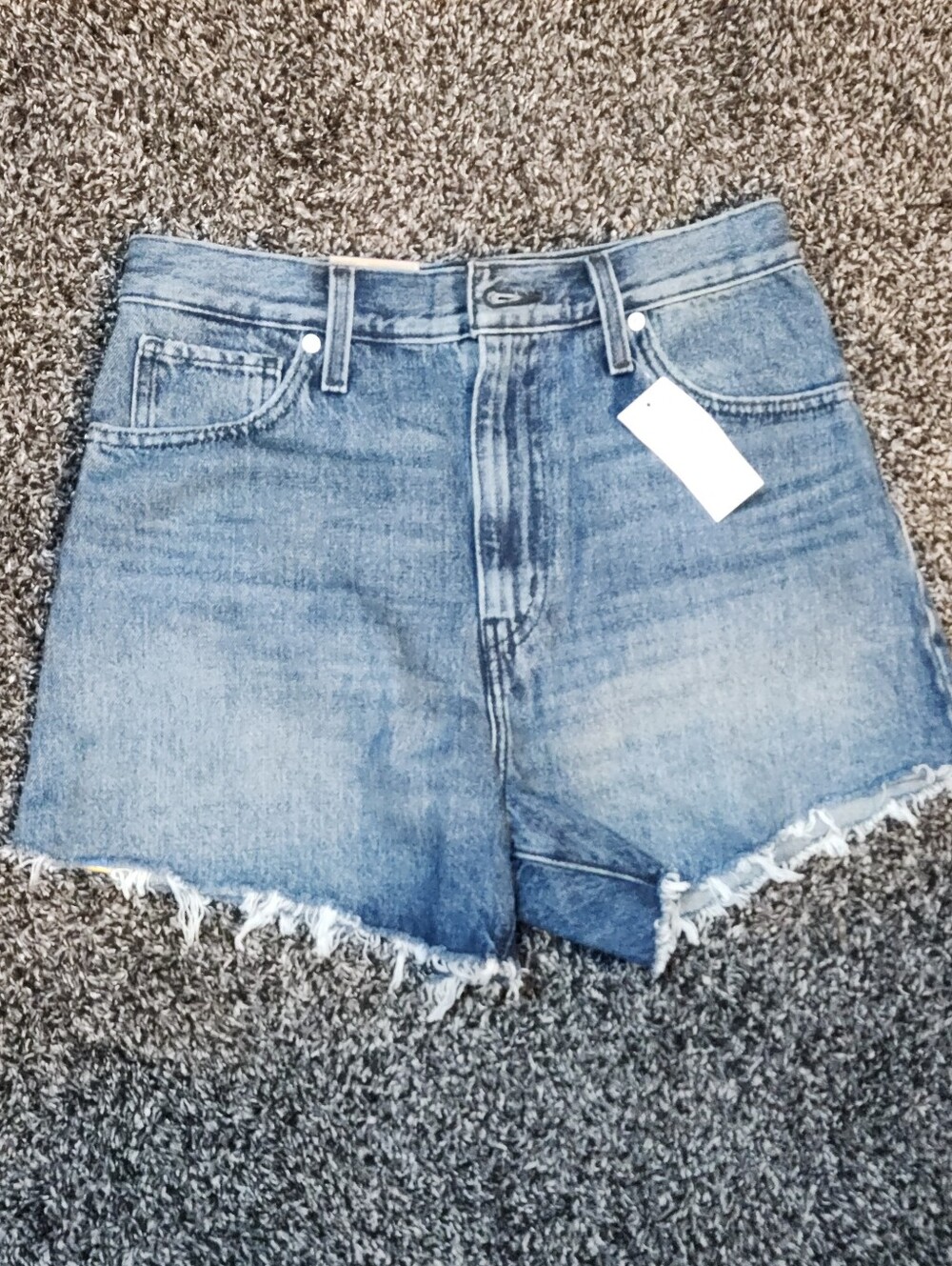 Levi's Light Blue Frayed Hem Denim High-Wasted Mom Shorts Size 29 - Picture 1 of 5